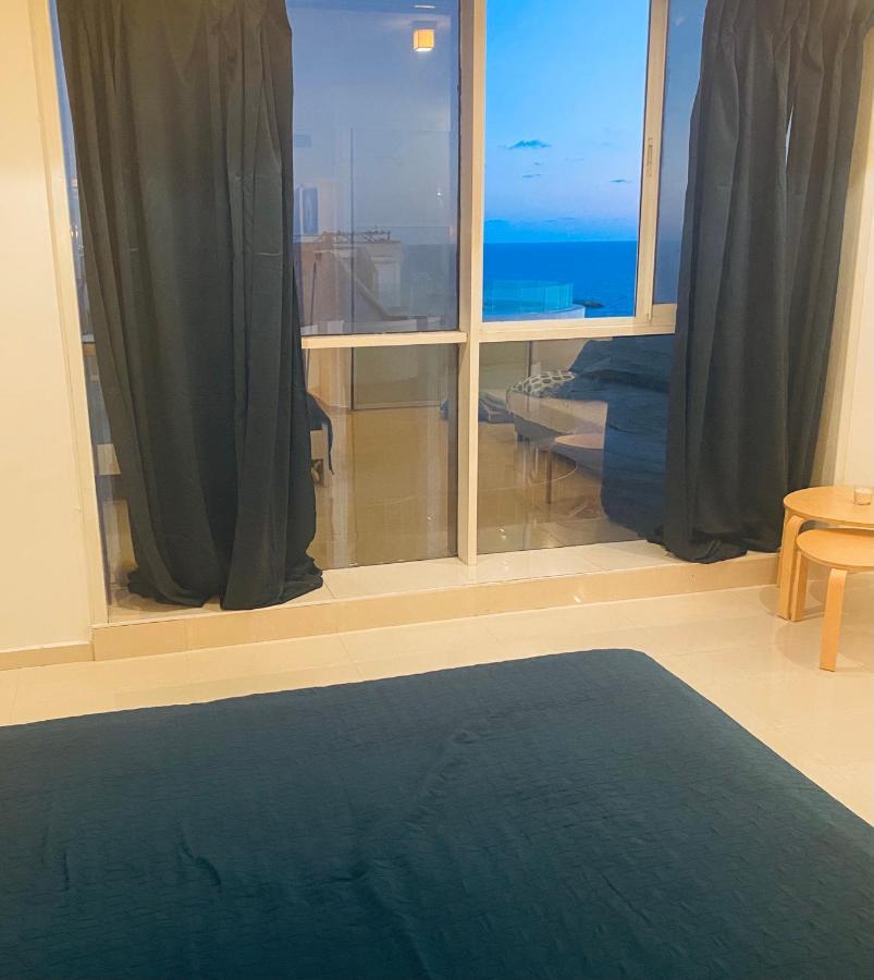 Appartement Sunny Sea View Studio à Herzelia Extérieur photo