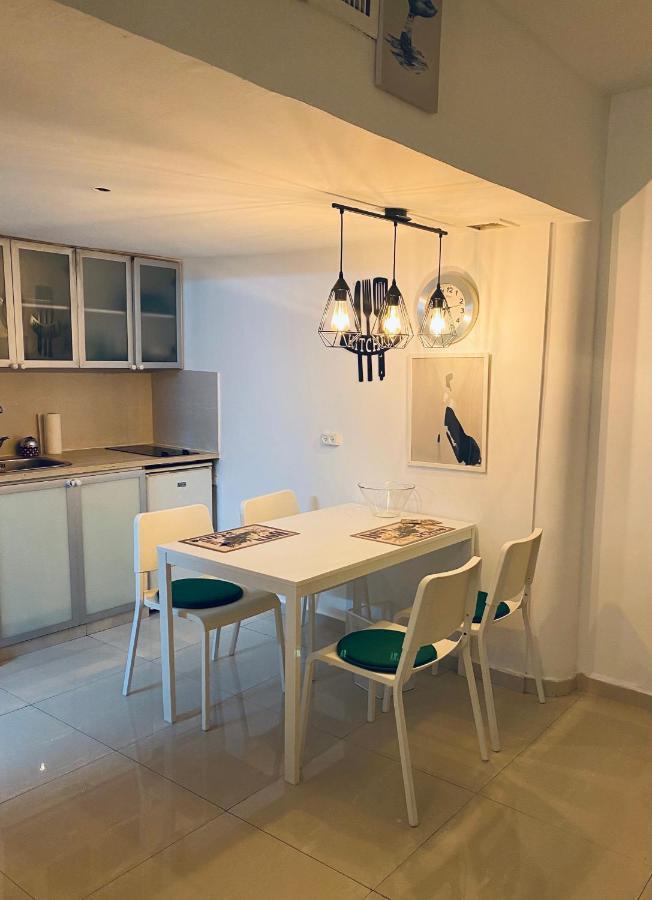 Appartement Sunny Sea View Studio à Herzelia Extérieur photo