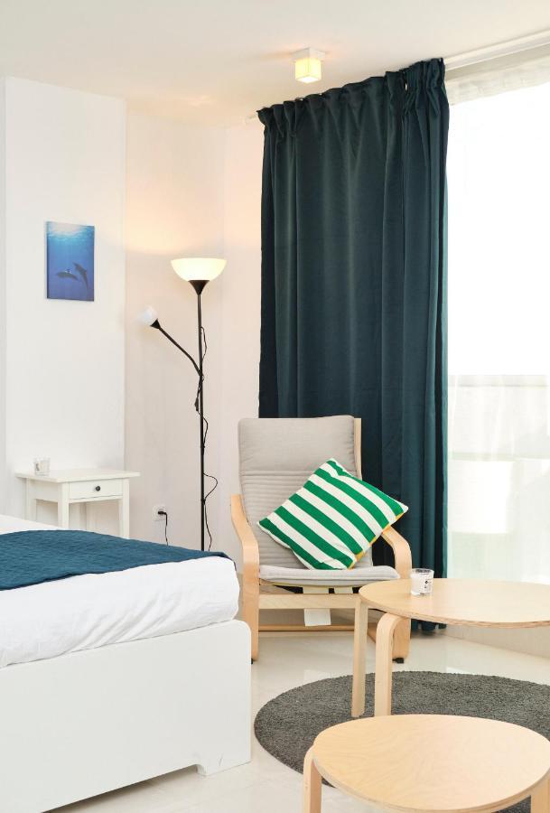 Appartement Sunny Sea View Studio à Herzelia Extérieur photo