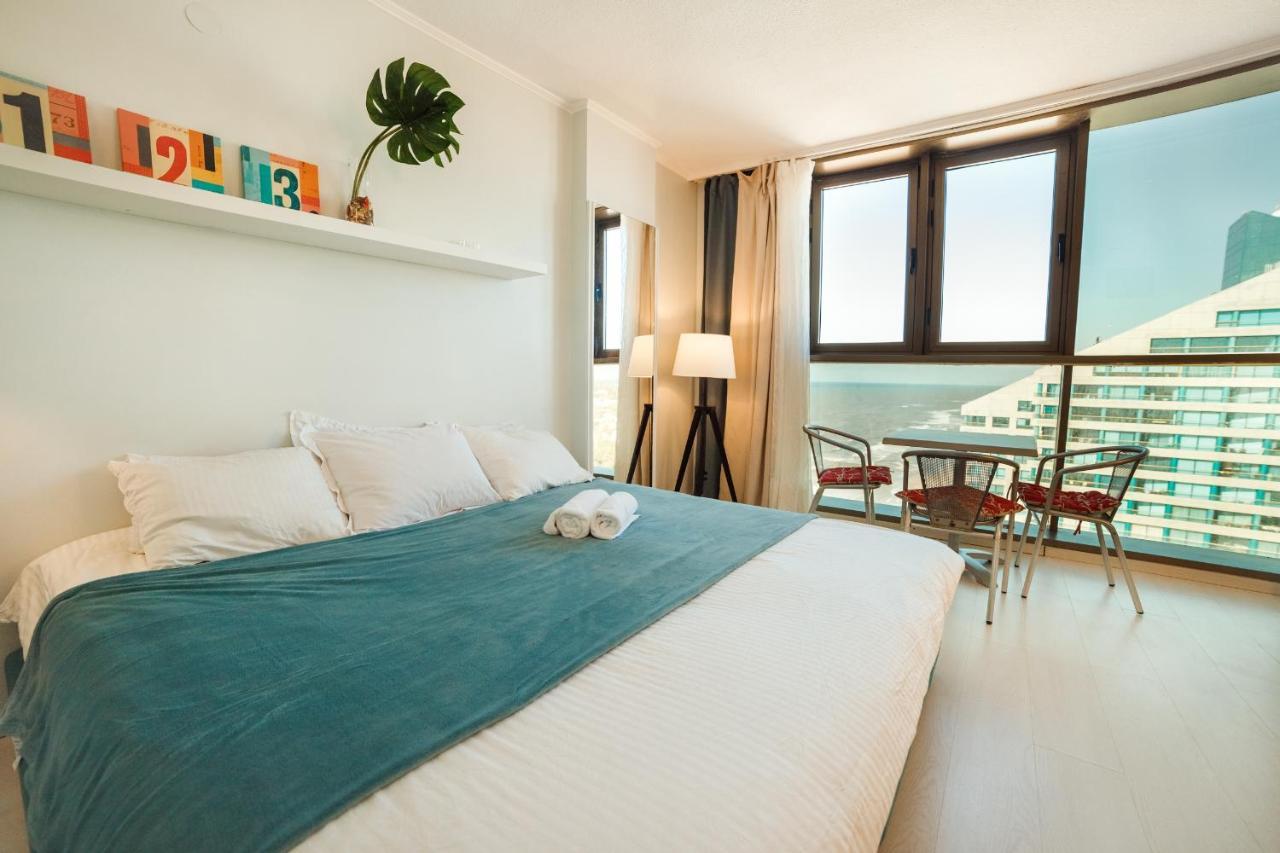 Appartement Sunny Sea View Studio à Herzelia Extérieur photo